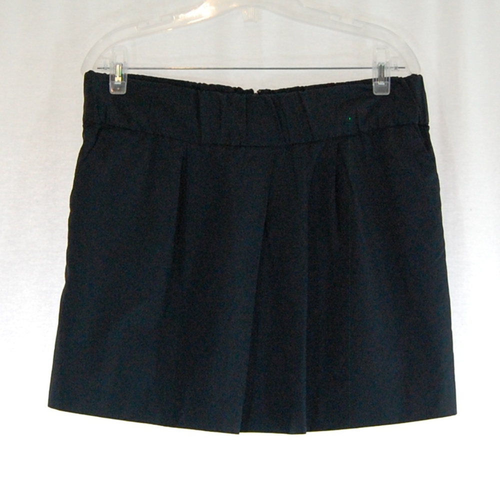 *FREE WITH PURCHASE* Banana Republic Pleated Skirt with Pockets